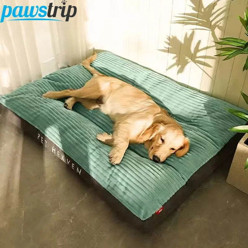 Cama de inverno quentinha para cães, feita de veludo cotelê.